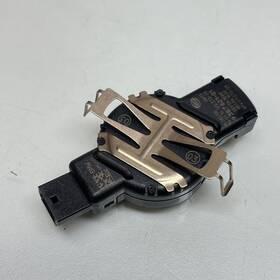 9387621-01 Bavarian Motor Works Bmw 2015-2020 F30/36m4 Windshield Mounted Rain Solar Humidity Sensor