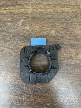 51117385354 Bmw 5 Series G30 G31 Front Right Parking Sensor Mount Bumper Bracket Pdc Genuine 51117385354 Bmw 5 Series G30 G31 Front Right Parking Sensor Mount Bumper Bracket Pdc Genuine