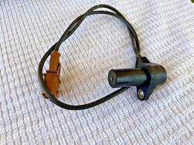 261210239 Bosch Engine Crankshaft Position Sensor 03-06 Porsche Cayenne 4.5 V8