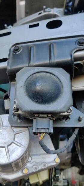 596-01023 Chrysler 11-14 300 Front Camera Projector