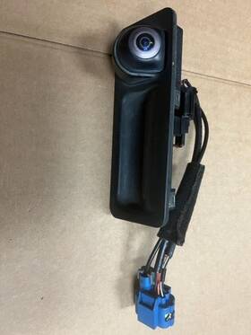 596-11260 Genesis Camera/projector Camera Lid Mounted Includes Handle Fits 17-19 G90 288575