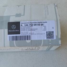 166-750-09-93-64 Mercedes-benz 16-23 Gla250 X156 Liftgate Open Release Handle Switch With Camera Oem