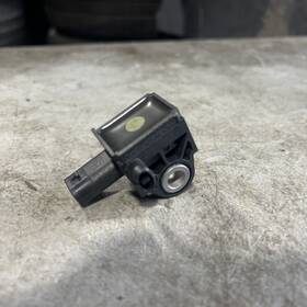 A2139051300 Mercedes-benz 2229051400 W222 W205 W217 W253 W213 Crashsensor Beschleunigungssensor A2139051300 Mercedes-benz 2229051400 W222 W205 W217 W253 W213 Crashsensor Beschleunigungssensor
