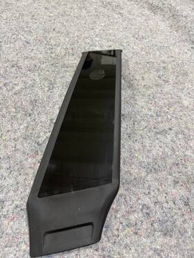 1773934-00-b Tesla 2024 2025 Model 3 Driver Side B-pillar Applique Glass Trim Molding Left