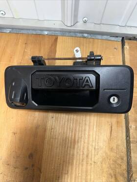 596-01161 Toyota 2016 2017 Tacoma Tailgate Rear Camera With Handle Gate