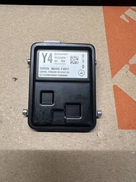 8646c-f4011 Toyota 2018 C-hr Front Windshield Mounted Lane Departure Camera Oem