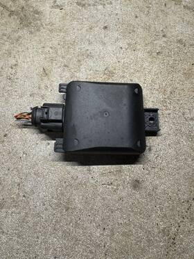 2q0907686a Volkswagen 2019 Jetta Rear Blind Spot Radar Sensor Oem 2q0907686a Volkswagen 2019 Jetta Rear Blind Spot Radar Sensor Oem