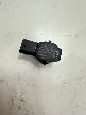 39795005 Volvo V90 Cross Country Parking Radar Sensor Oem